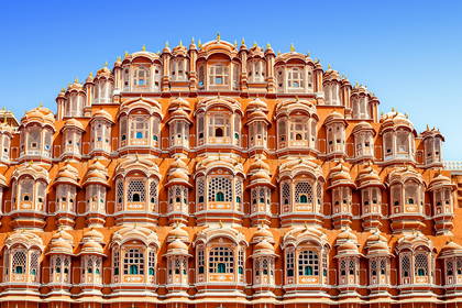 Fasada pałacu Hawa Mahal w Jaipurze.