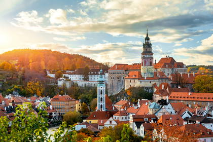 Panorama miasta Czeski Krumlow z zamkiem i wieżą.