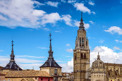 Panorama Toledo w Hiszpanii z katedrą w tle.