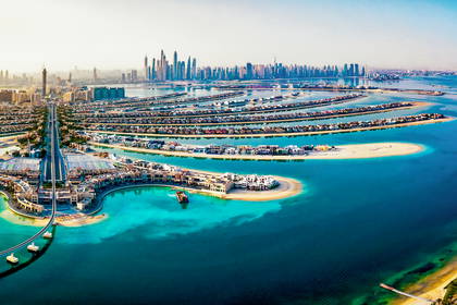 Widok z lotu ptaka na Palmę Jumeirah w Dubaju.