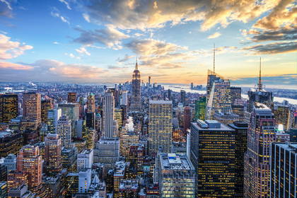Panorama Nowego Jorku z drapaczami chmur i Empire State Building.