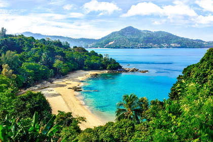 Plaża Laem Singh na Phuket w Tajlandii.