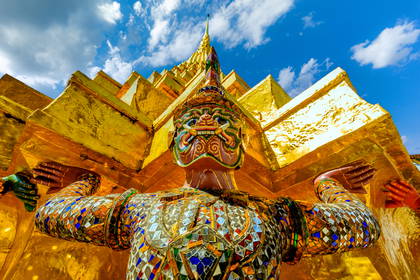 Posąg w świątyni Wat Arun w Bangkoku.