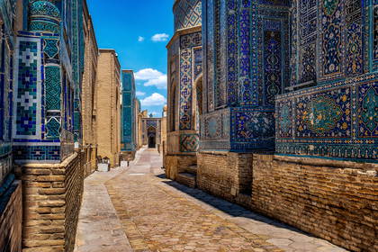 Ulica w kompleksie mauzoleów Szah-i-Zinda w Samarkandzie, Uzbekistan.