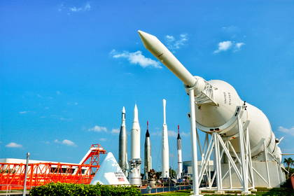 Wystawa rakiet kosmicznych w Kennedy Space Center na Florydzie.
