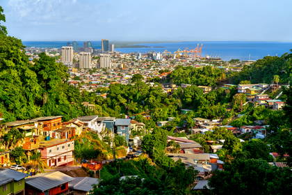 Panorama Port of Spain na wyspie Trinidad.